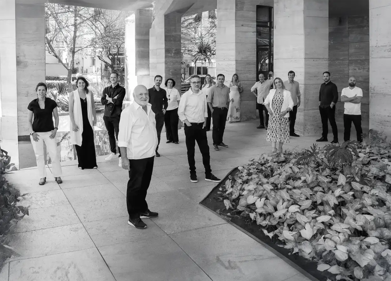 Equipe do escritório Königsberger Vannucchi Arquitetos, responsáveis pela arquitetura do IBITI Alto da Boa Vista